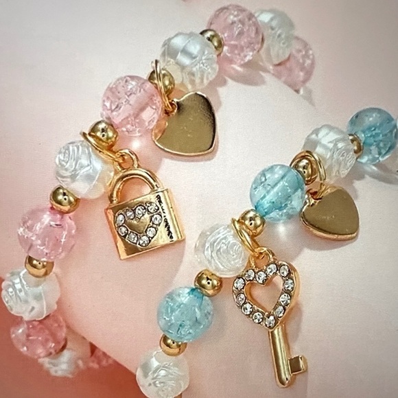 ❣️5|$25❣️Chic Gold and Pastel Beaded Bracelet Set - Picture 2 of 4